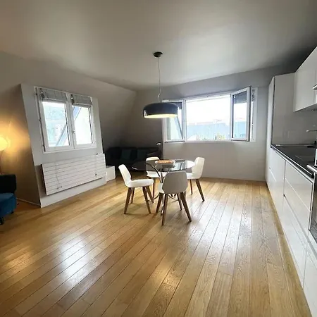 Comfort & Design 2 Bedroom Near Place Des Vosges Parigi